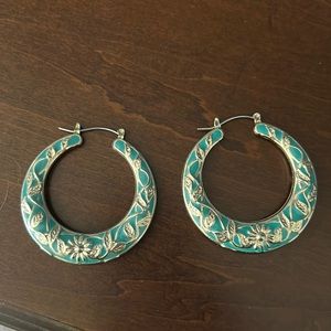 Women’s turquoise and gold hoop earrings